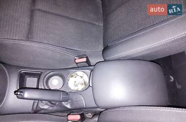 Хэтчбек Citroen C4 2015 в 