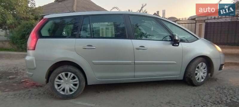 Хэтчбек Citroen C4 2009 в 