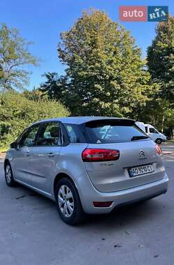 Хэтчбек Citroen C4 2016 в 