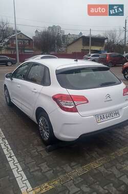 Хэтчбек Citroen C4 2012 в 