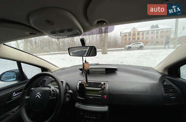 Хэтчбек Citroen C4 2004 в 