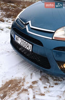 Хэтчбек Citroen C4 2010 в Костополе