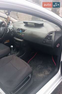 Хэтчбек Citroen C4 2009 в 