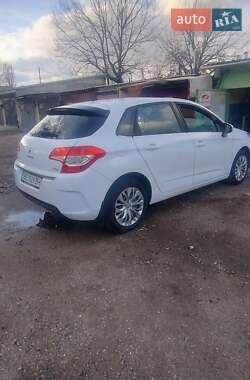 Хэтчбек Citroen C4 2013 в 