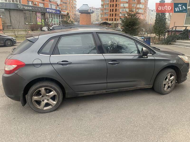 Хэтчбек Citroen C4 2012 в Киеве