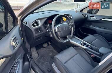 Хэтчбек Citroen C4 2012 в 