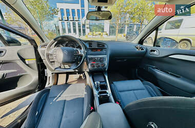Хэтчбек Citroen C4 2010 в 