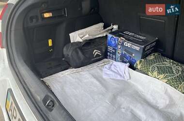 Хэтчбек Citroen C4 2013 в 
