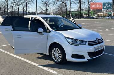 Хэтчбек Citroen C4 2016 в 