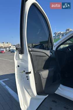 Хэтчбек Citroen C4 2016 в 