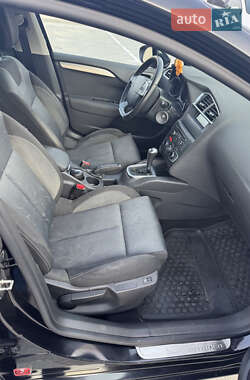 Хэтчбек Citroen C4 2011 в 