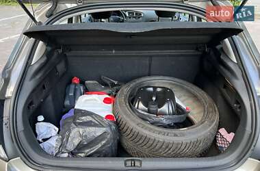 Хэтчбек Citroen C4 2016 в 