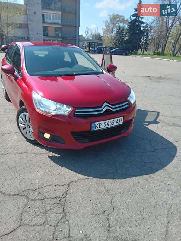 Хэтчбек Citroen C4 2013 в 
