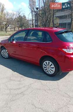Хэтчбек Citroen C4 2013 в 