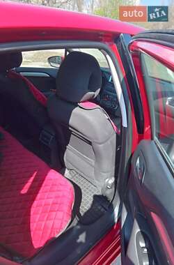 Хэтчбек Citroen C4 2013 в 