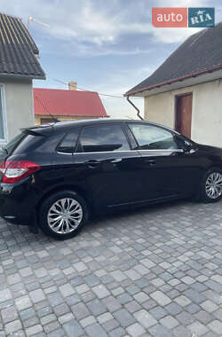 Хэтчбек Citroen C4 2012 в 