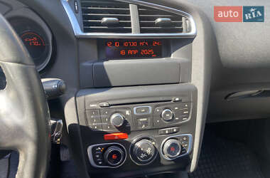 Хэтчбек Citroen C4 2014 в 