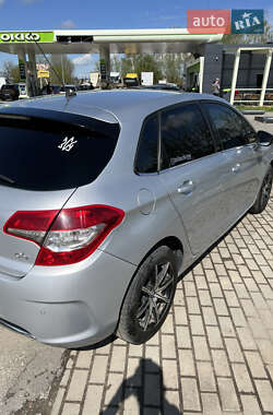 Хэтчбек Citroen C4 2011 в 