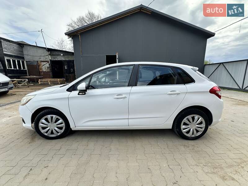 Хэтчбек Citroen C4 2014 в Болехове