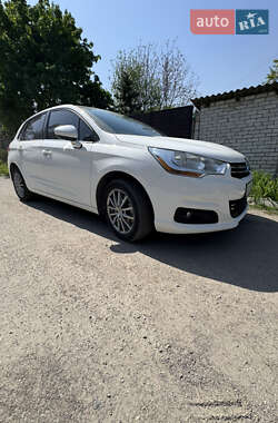 Хэтчбек Citroen C4 2011 в 