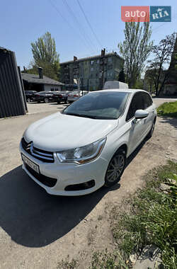Хэтчбек Citroen C4 2011 в 