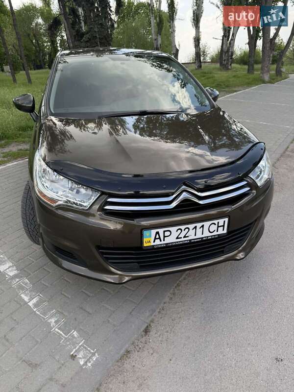 Хэтчбек Citroen C4 2014 в 