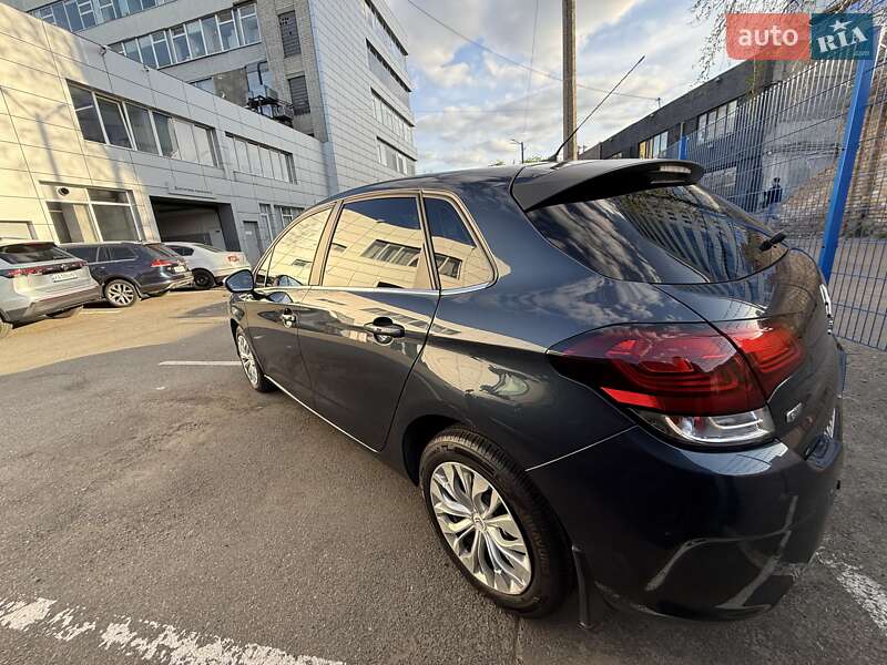 Хэтчбек Citroen C4 2015 в Киеве