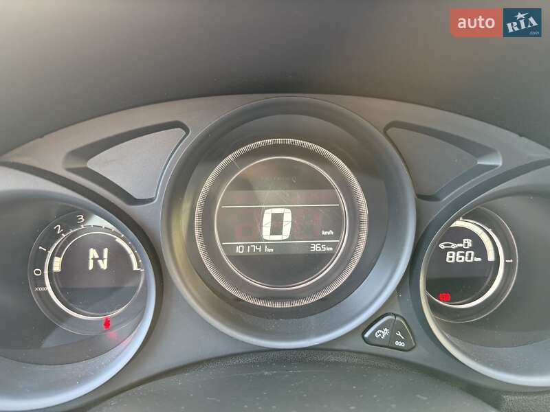 Хэтчбек Citroen C4 2015 в Киеве