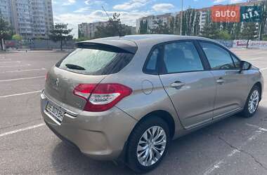 Хэтчбек Citroen C4 2013 в 