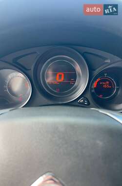 Хэтчбек Citroen C4 2013 в 