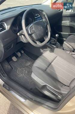 Хэтчбек Citroen C4 2013 в 