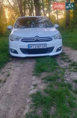 Хэтчбек Citroen C4 2012 в 