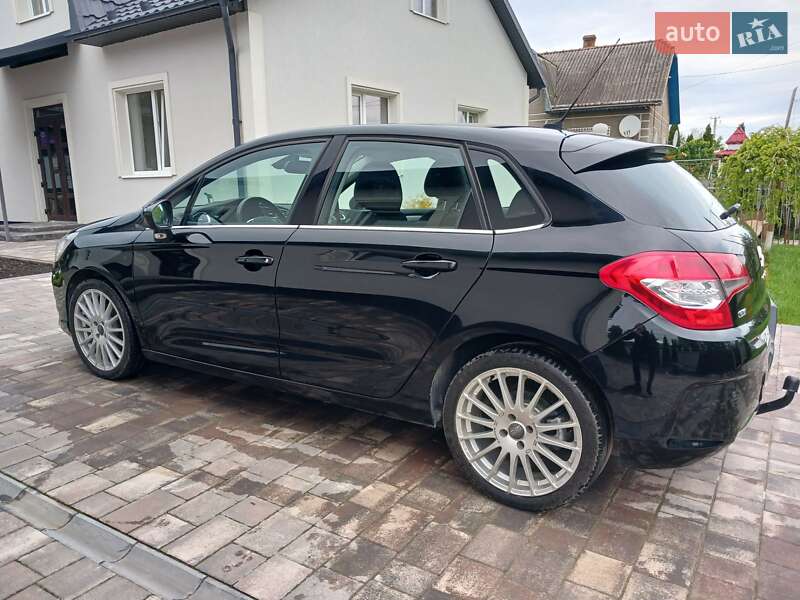 Хэтчбек Citroen C4 2013 в Кицмани