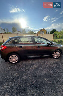 Хэтчбек Citroen C4 2013 в 