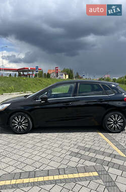 Хэтчбек Citroen C4 2012 в 