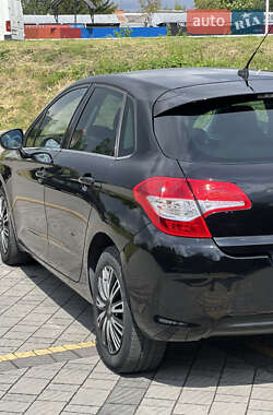 Хэтчбек Citroen C4 2012 в 