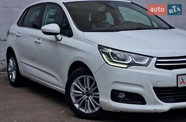 Хэтчбек Citroen C4 2015 в 