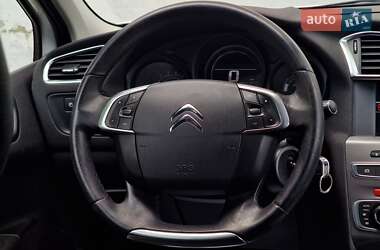 Хэтчбек Citroen C4 2015 в 