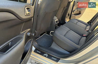 Хэтчбек Citroen C4 2012 в 