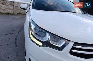 Хетчбек Citroen C4 2016 в 