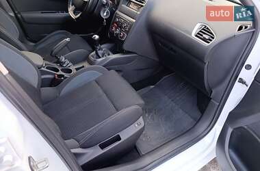 Хетчбек Citroen C4 2016 в 