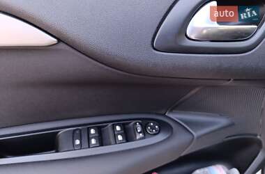 Хетчбек Citroen C4 2016 в 