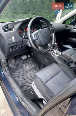Хэтчбек Citroen C4 2012 в 