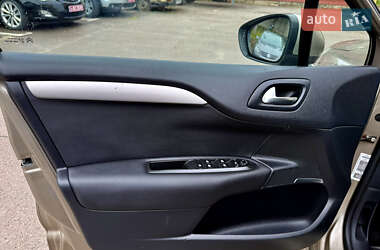 Хетчбек Citroen C4 2011 в 