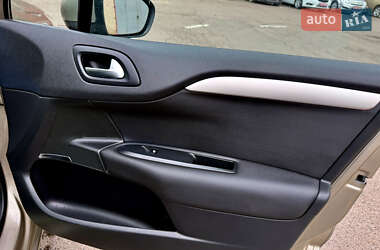 Хетчбек Citroen C4 2011 в 