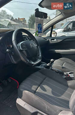 Хэтчбек Citroen C4 2013 в 