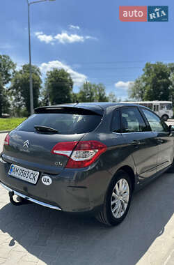 Хэтчбек Citroen C4 2012 в 