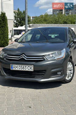 Хэтчбек Citroen C4 2012 в 