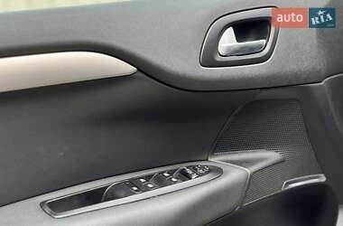 Хэтчбек Citroen C4 2011 в 