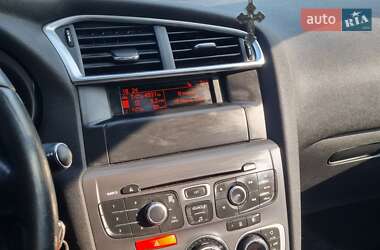 Хэтчбек Citroen C4 2013 в 
